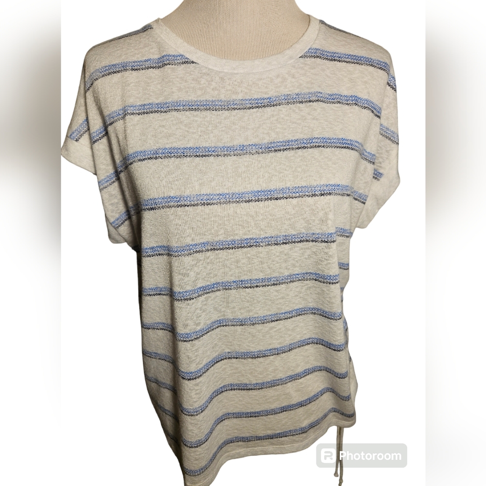 Bobeau blue and white stripped shirt with tie detail on the side size XL.